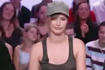 Em gái 18 tuổi có được những gì cô ấy muốn Hóa ra là một con đĩ chết hoang thuy linh dit nhau tiệt.