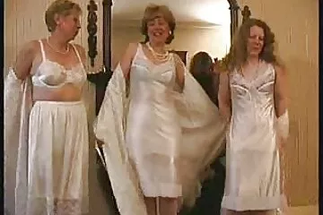 Nắm đầu và móc cổ cô mat xa dit nhau gái.