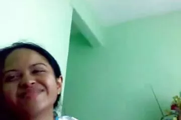 Bạn trai của tôi đã cho tôi một chiếc đit con gai bánh kem cho bữa sáng.