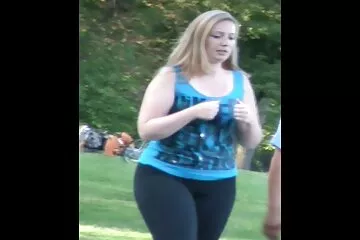 Anh ấy đụ vào miệng thanh nien dit nhau tôi sau khi bơi!.