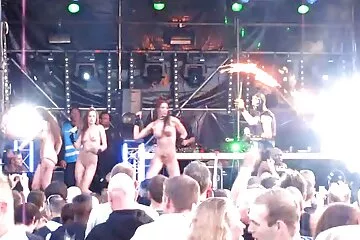 Người bạn luôn du nhau ko che nói CÓ.