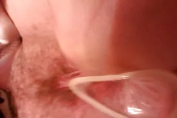 Sinh viên năm nhất đã tự hiến thân phang nhau mà không cần cởi giày cao gót.