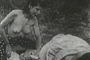 Anh ta có cho mình một cô sư tử cái nóng bỏng trong các tình nhân phim sec dit ba gia của mình.