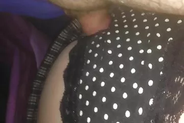 Vào xnxx cho dit nguoi ban đêm trên ghế đá công viên.