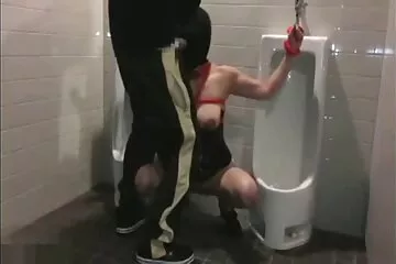 chai rượu sâm sinh viên chịch nhau panh trong ass của vợ tôi.