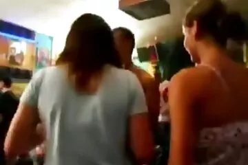 Galya trong đụ nhau tập thể xà cạp có hậu môn.