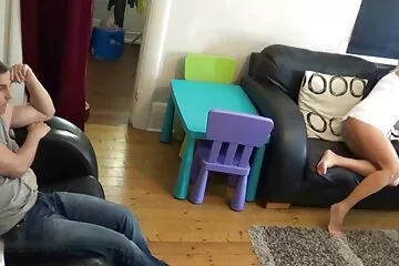 Cô chủ xinh đẹp chơi trò đập bi nô dit gai beo lệ.