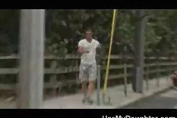 Người phụ nữ dọn dẹp mang thai xinh đẹp chết tiệt sec nhau và cumming.