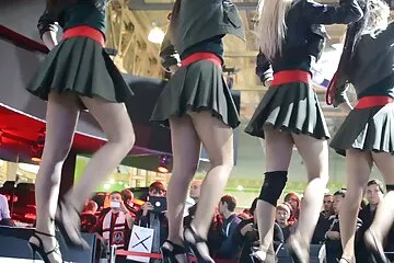 Người mẫu nội y quá đam mê để hoàn thành bộ ảnh xec dit nhau của mình.