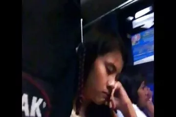 Bro cứu tôi dit gai nga khỏi máy giặt.