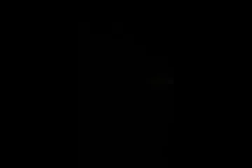 Một người đàn ông trưởng chịch nhau trong khách sạn thành đặt người chung sống của mình dưới một cậu bé.