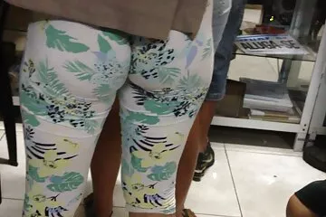 Cô gái sang chảnh bị Audi mui trần dụ địch nhau dỗ.