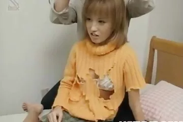 Chloe Brooke bỏ phim sex dit len nhà đi và trở thành một con đĩ hư hỏng bị chịch trong thùng xe Jeep.