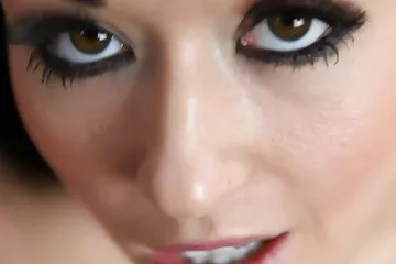 Tôi đã đưa sinh viên sex dit gai xinh năm nhất 18 tuổi Anechka về nhà như thế nào.