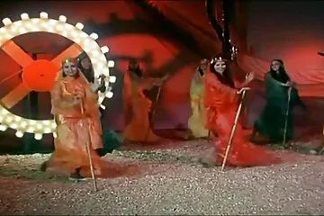 Cum chị em chịch nhau trong tất của tôi.