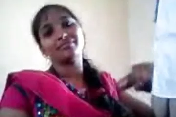 Thủ thuật của các dì Nga là đụ mà không cởi quay len vo chong du nhau quần lót.