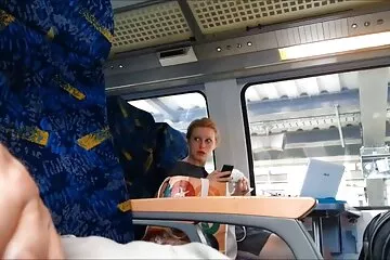 Đó là cách nhậu với vợ và đồng bọn, họ uống chịch nhau tập thể là họ đụ vợ.