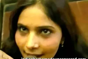 Cô dâu và phù dâu và chú rể cho hai người. phim đit nhsu