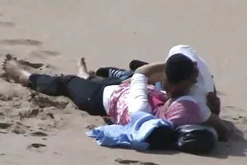 Những người đồng tính nữ bị kích thích trên Uber, phim dit nhau tay den lái xe về nhà và làm tình ở đó.