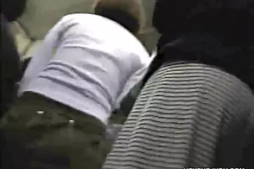 Trong bộ đồ lót này, họ không thể cầm cự với cô ấy sex dit em dau quá ba phút.