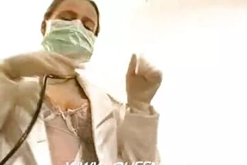 Cô gái tóc vàng gags bơ phim dit nhau vu to phờ.