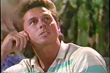 Thổi kèn trong rừng đêm. dit nhau không che